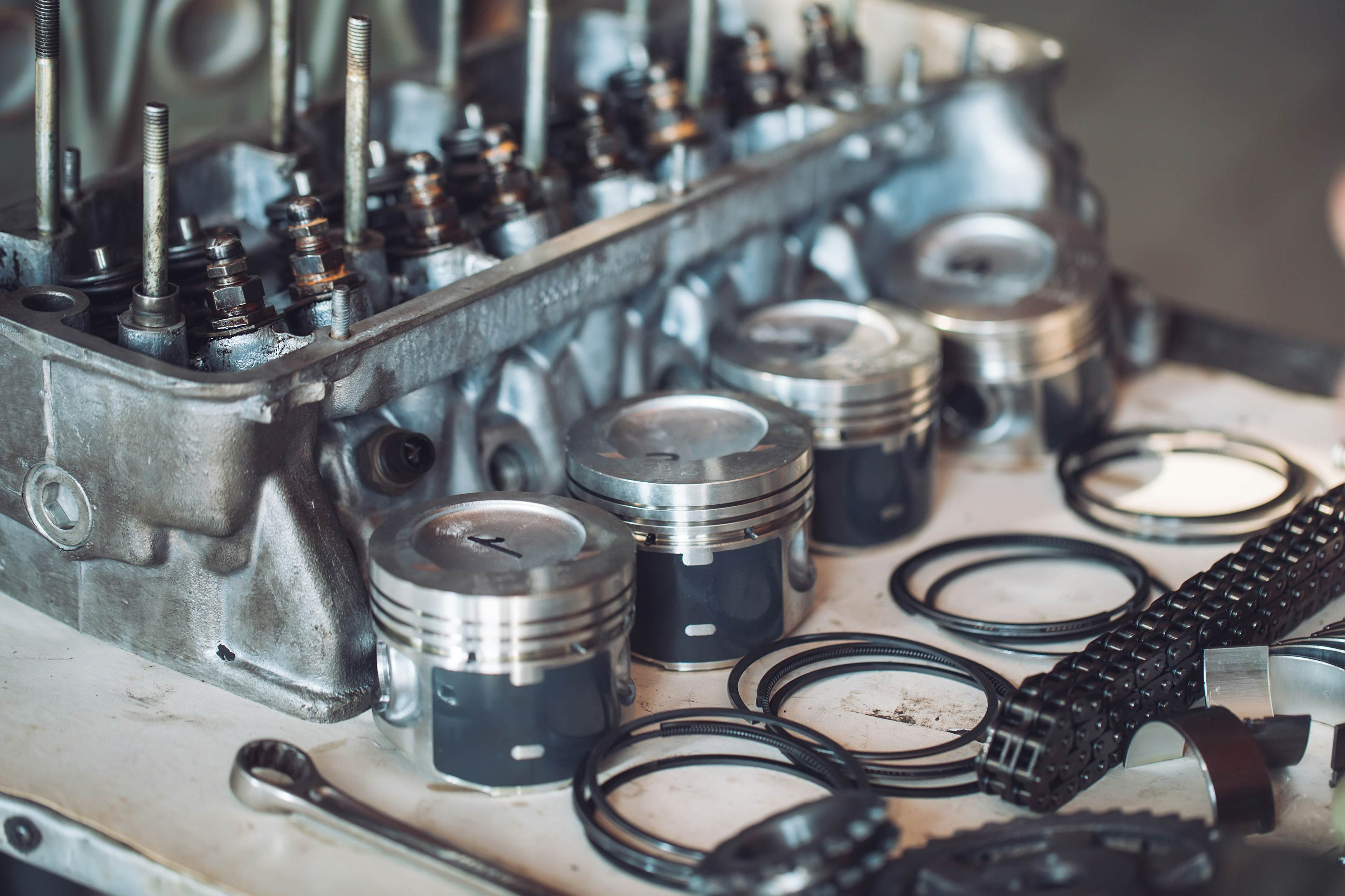 Engine Pistons: How do they work?