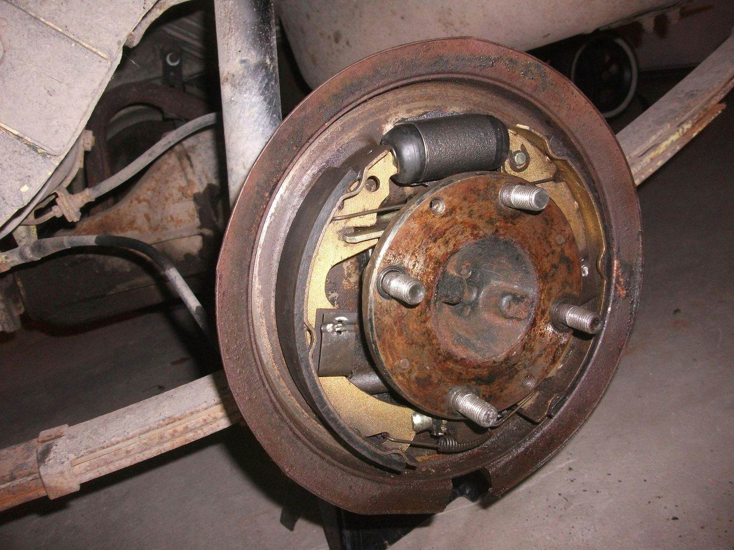 Drum brakes: How do they work, and what are their pros?